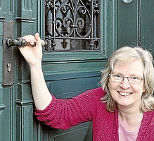 Die Klinke war’s, die es Annette Bucken angetan hat. Ein Foto des Schmuckstückes schickte sie an die Deutsche Stiftung Denkmalschutz. Foto: Sabine Plake