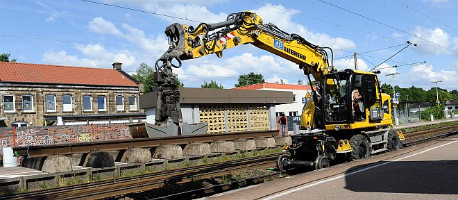 Großbaustelle: Bahn erneuert Gleise